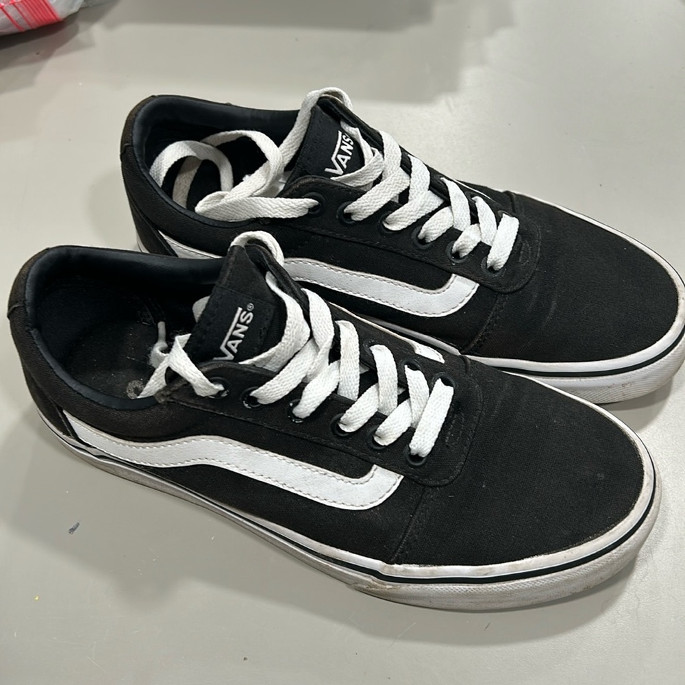 Black Vans Old Skool women’s size 7.5 GUC
